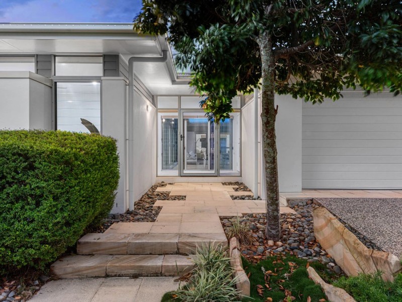 65 Torrens Crescent, Wakerley QLD 4154