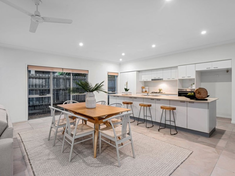 65 Torrens Crescent, Wakerley QLD 4154