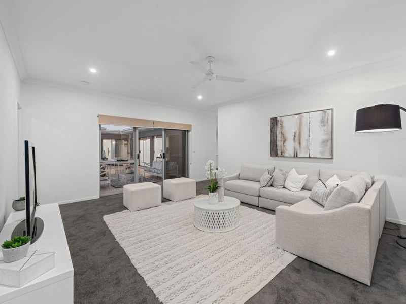 65 Torrens Crescent, Wakerley QLD 4154