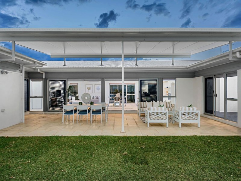 65 Torrens Crescent, Wakerley QLD 4154