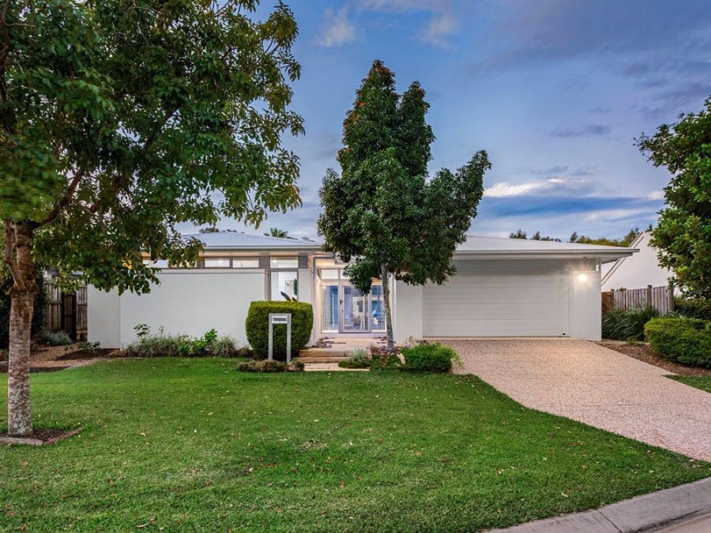 65 Torrens Crescent, Wakerley QLD 4154