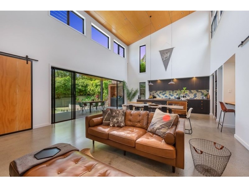 2 Paige Crescent, Wakerley QLD 4154