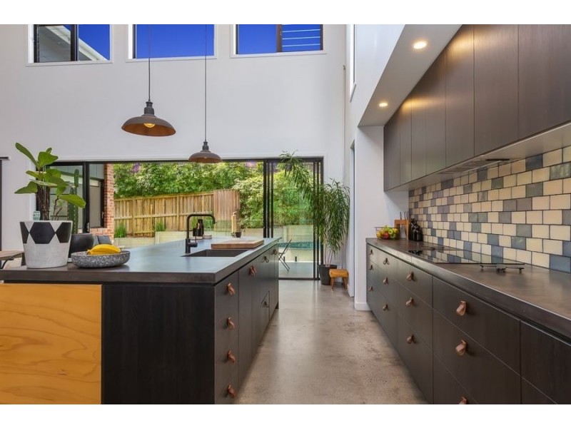 2 Paige Crescent, Wakerley QLD 4154