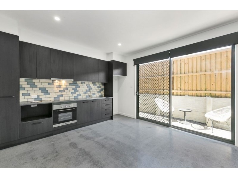 2 Paige Crescent, Wakerley QLD 4154