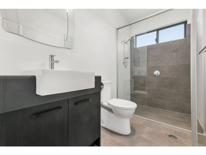 2 Paige Crescent, Wakerley QLD 4154