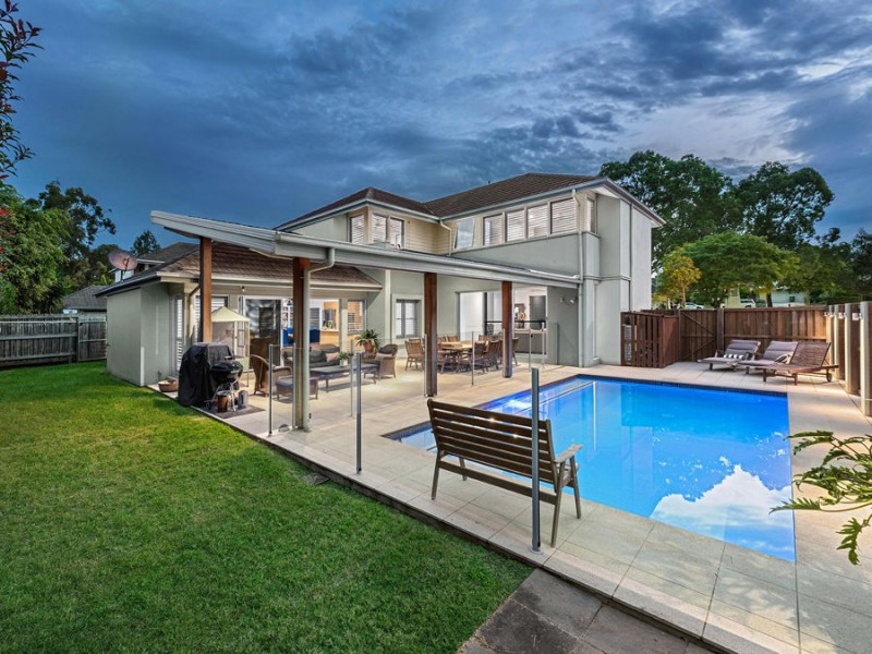 2 Torrens Crescent, Wakerley QLD 4154