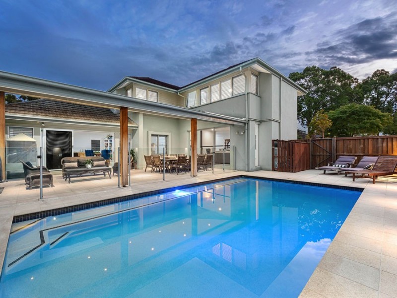 2 Torrens Crescent, Wakerley QLD 4154