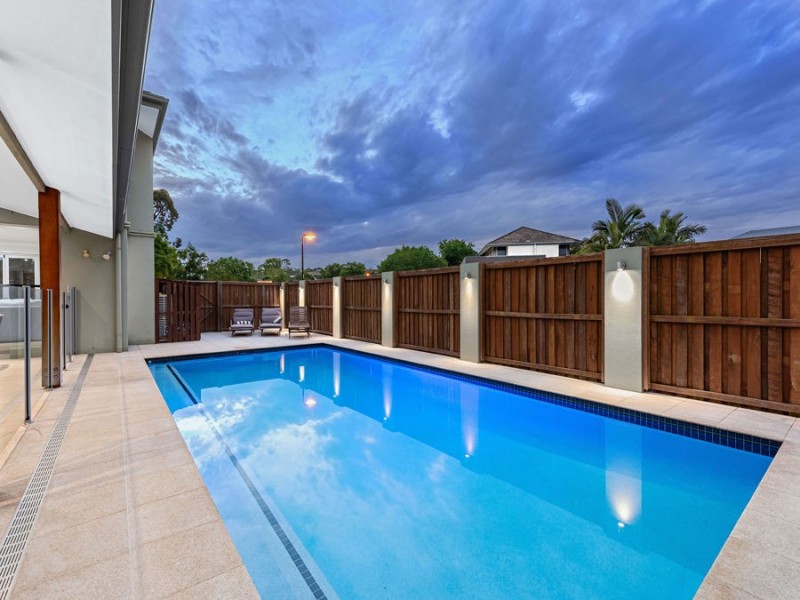 2 Torrens Crescent, Wakerley QLD 4154