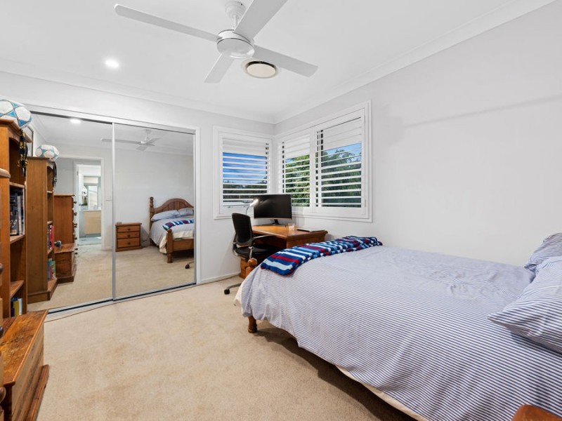 2 Torrens Crescent, Wakerley QLD 4154