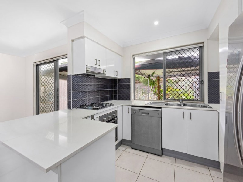 18/20 Kianawah Road South, Manly West QLD 4179