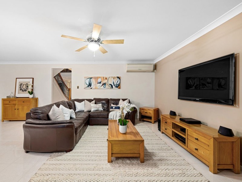 7 Nursery Place, Wakerley QLD 4154