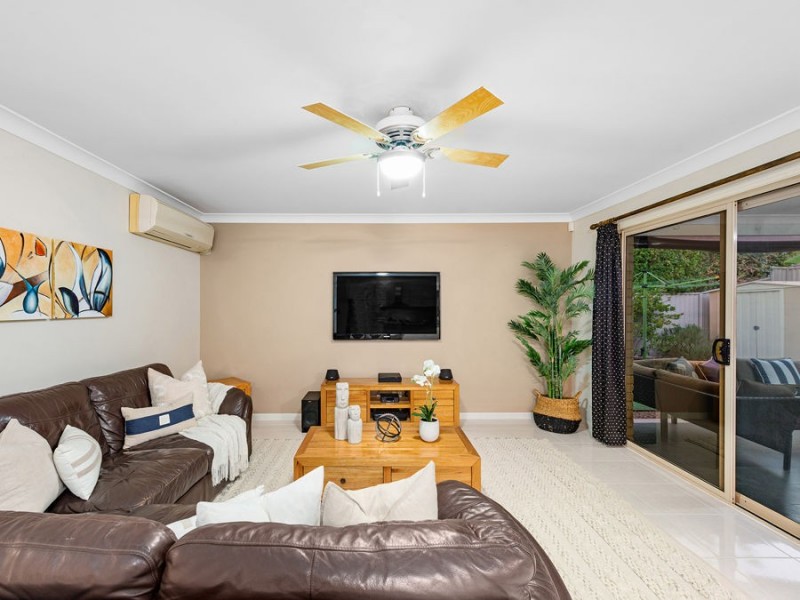 7 Nursery Place, Wakerley QLD 4154