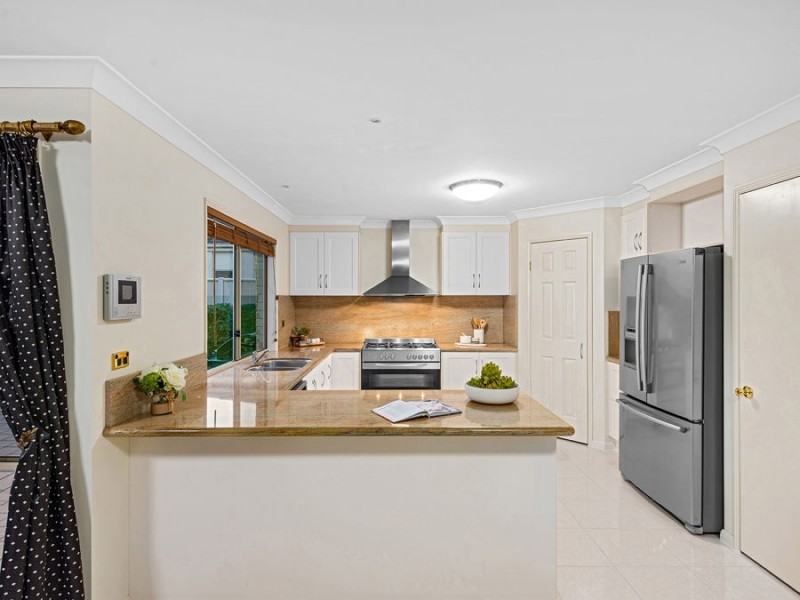 7 Nursery Place, Wakerley QLD 4154