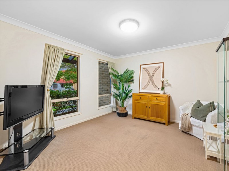7 Nursery Place, Wakerley QLD 4154