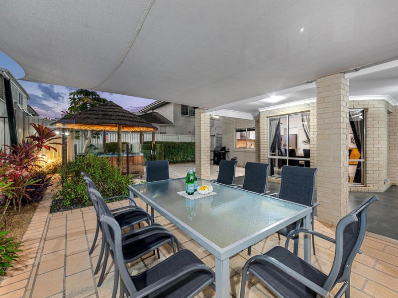 7 Nursery Place, Wakerley QLD 4154