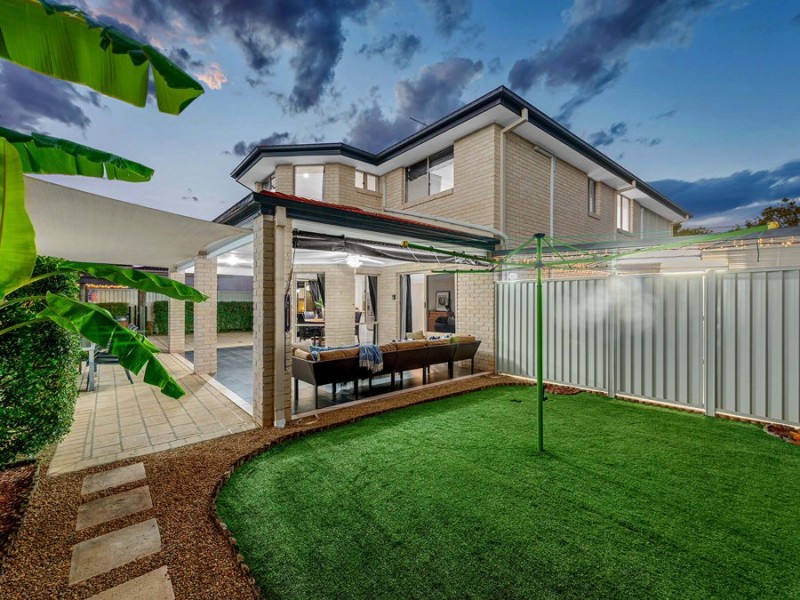 7 Nursery Place, Wakerley QLD 4154