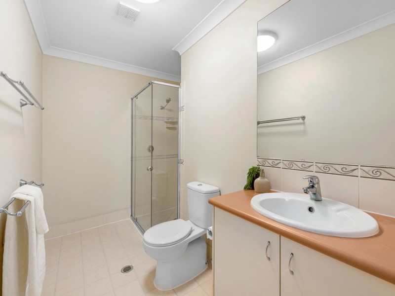 7 Nursery Place, Wakerley QLD 4154