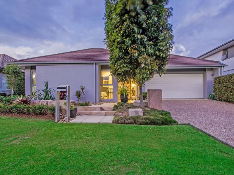 10 Esk Crescent, Wakerley QLD 4154