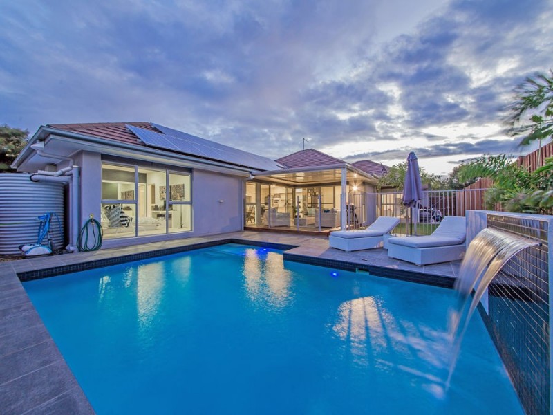 10 Esk Crescent, Wakerley QLD 4154