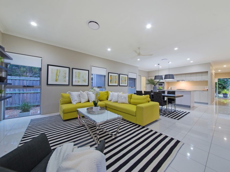 10 Esk Crescent, Wakerley QLD 4154