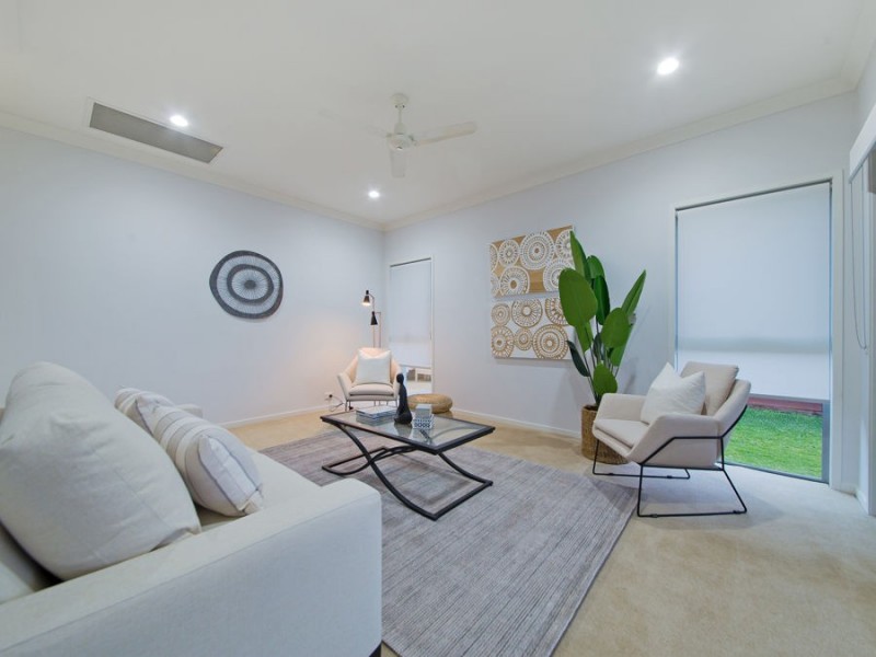 10 Esk Crescent, Wakerley QLD 4154