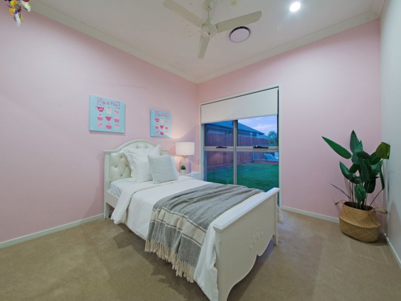 10 Esk Crescent, Wakerley QLD 4154