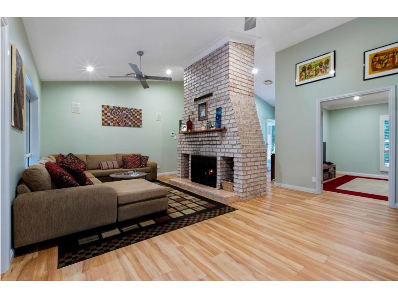 38 Valley Road, Wellington Point QLD 4160