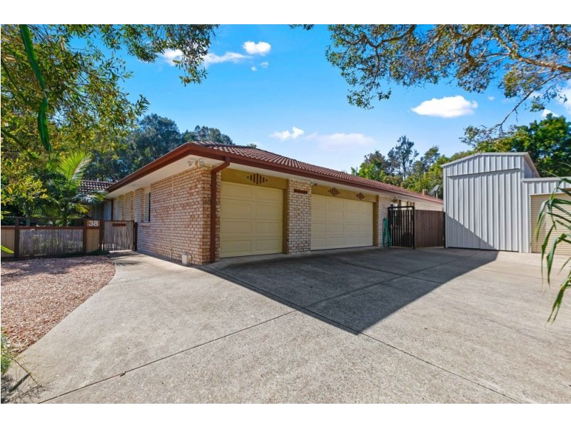 38 Valley Road, Wellington Point QLD 4160