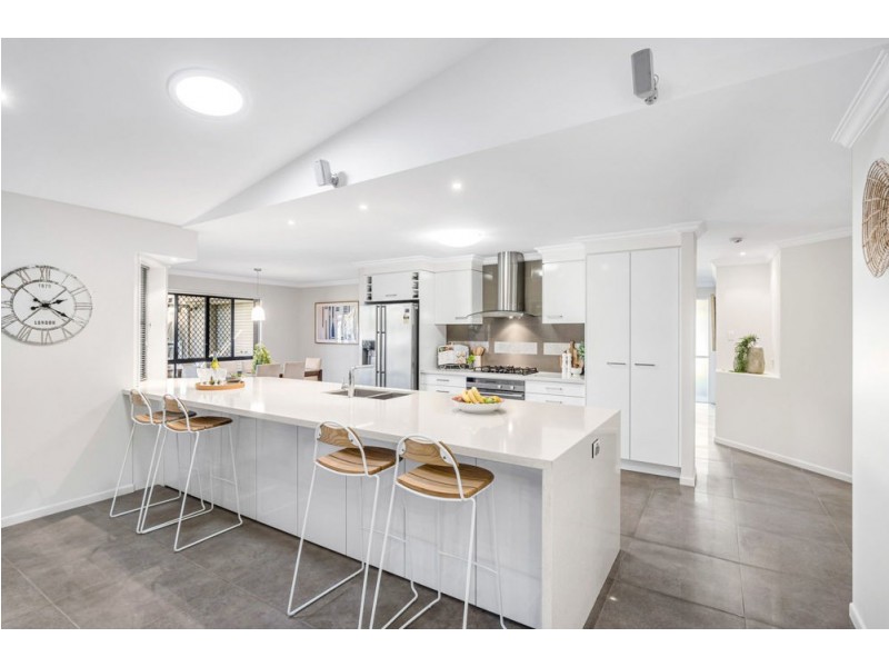 62 Hannah Circuit, Manly West QLD 4179