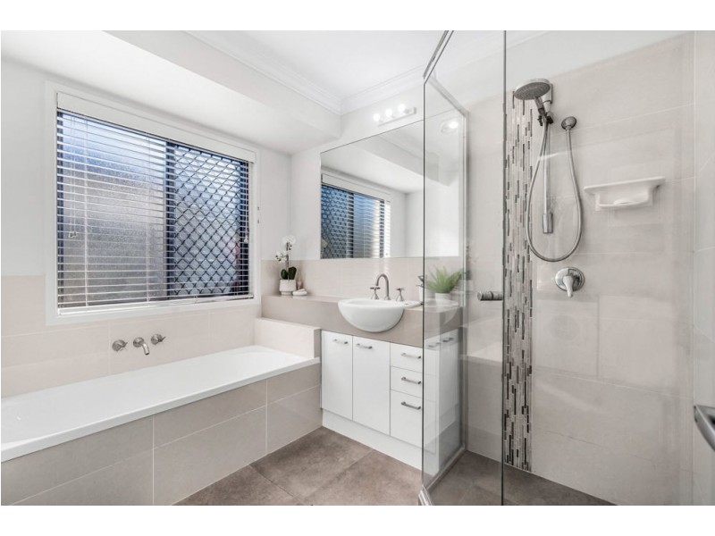 62 Hannah Circuit, Manly West QLD 4179
