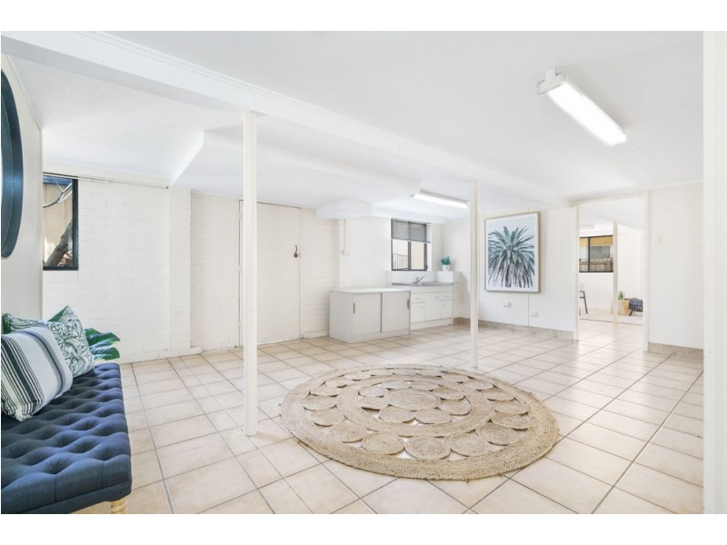 24 Mizzen Street, Manly West QLD 4179