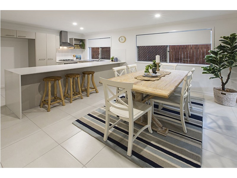 12 Sunflower Street, Wynnum QLD 4178