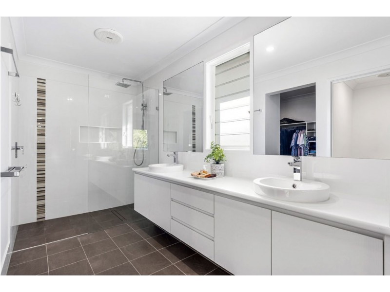 13 Tralee Street, Manly West QLD 4179