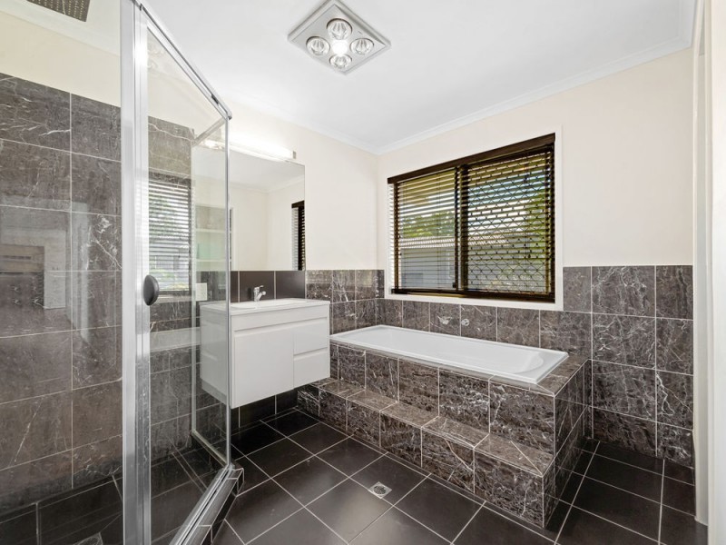 60 Whitehall Avenue, Birkdale QLD 4159
