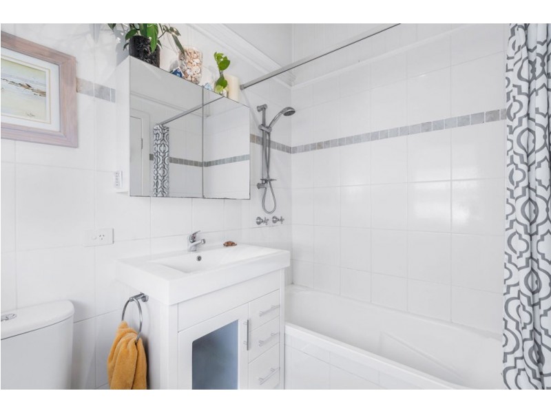 30 Irene Street, Wynnum QLD 4178