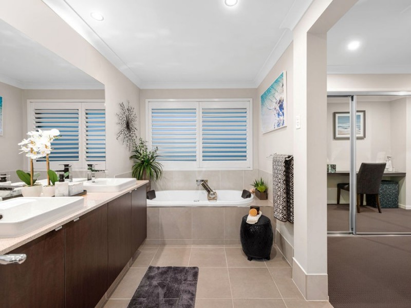 12 Catamaran Street, Manly West QLD 4179