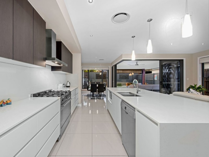 3 Lydia Place, Gumdale QLD 4154