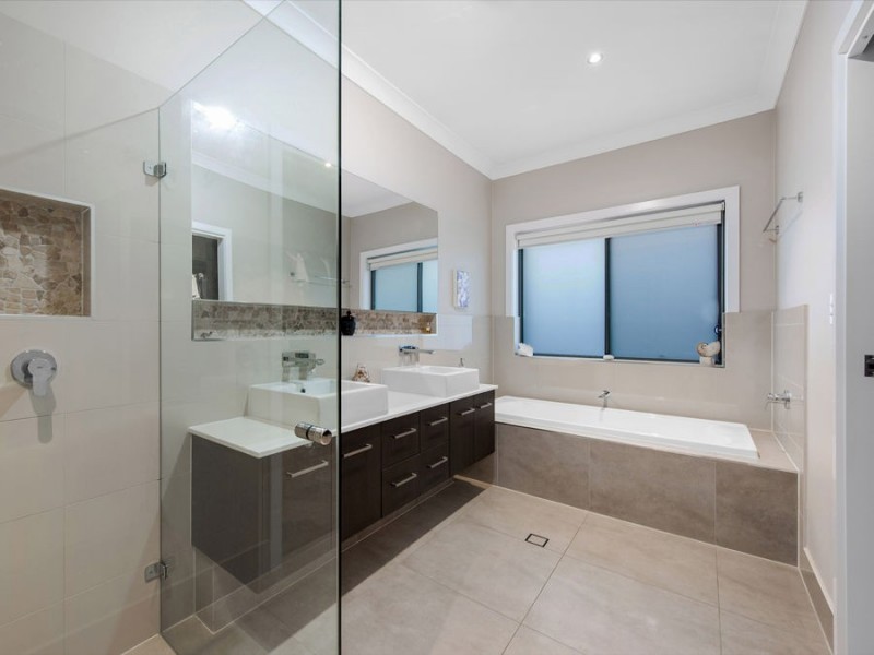 3 Lydia Place, Gumdale QLD 4154