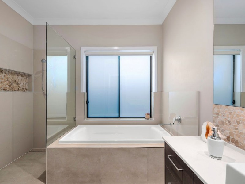 3 Lydia Place, Gumdale QLD 4154