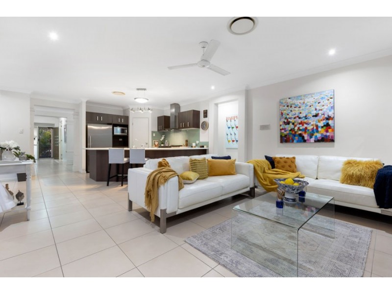 9 Red Gum Crescent, Wakerley QLD 4154