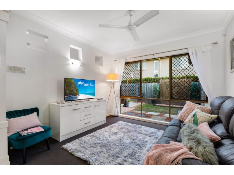 9 Red Gum Crescent, Wakerley QLD 4154
