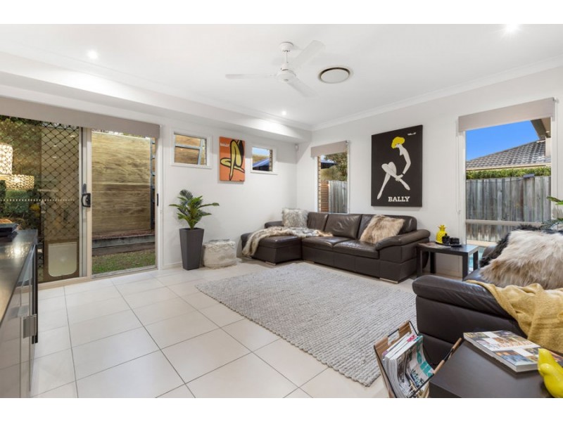9 Red Gum Crescent, Wakerley QLD 4154