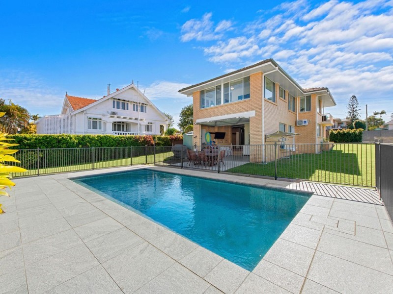 82 Alkoomie Street, Wynnum QLD 4178