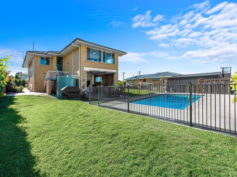 82 Alkoomie Street, Wynnum QLD 4178