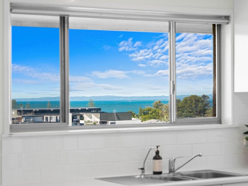 82 Alkoomie Street, Wynnum QLD 4178