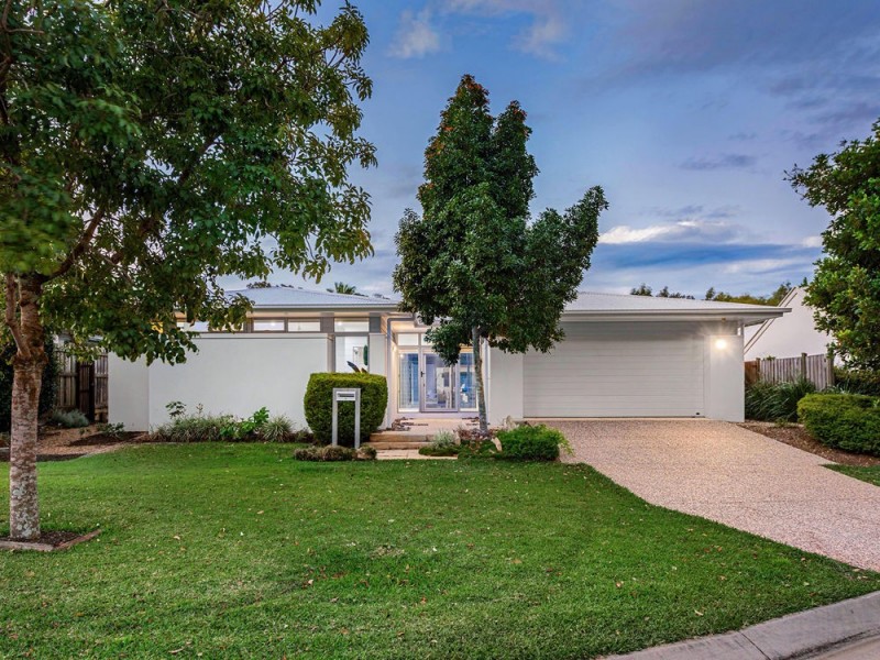 65 Torrens Crescent, Wakerley QLD 4154