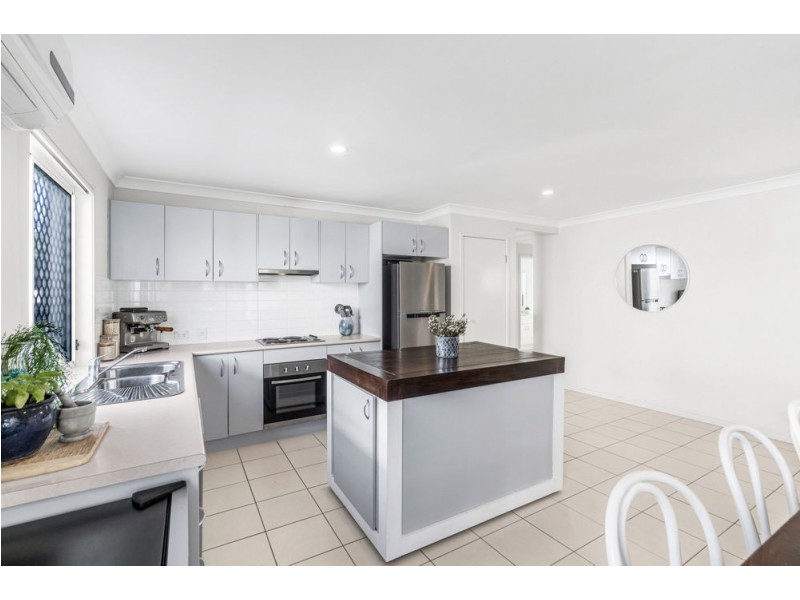 36 Friend Street, Wakerley QLD 4154