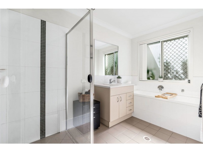 36 Friend Street, Wakerley QLD 4154