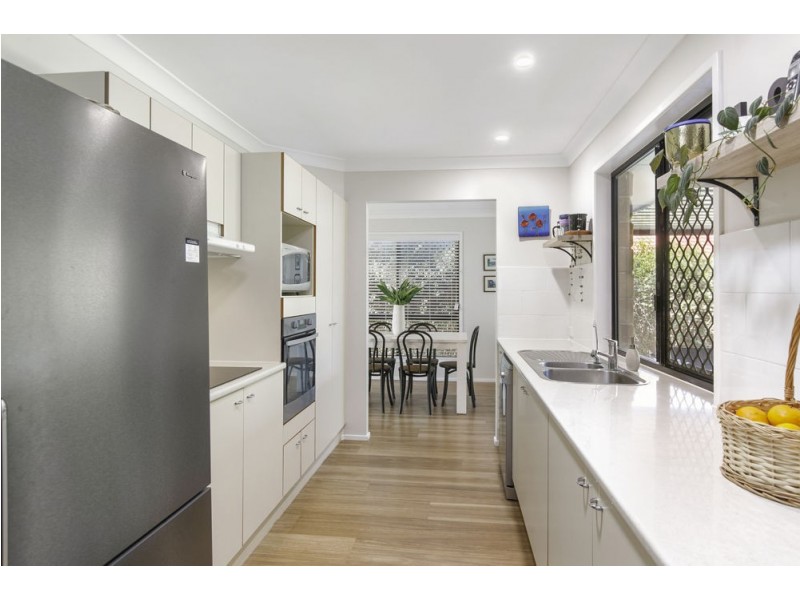 6 Holland Crescent, Wynnum West QLD 4178