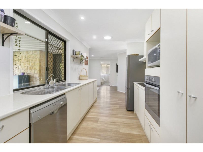 6 Holland Crescent, Wynnum West QLD 4178